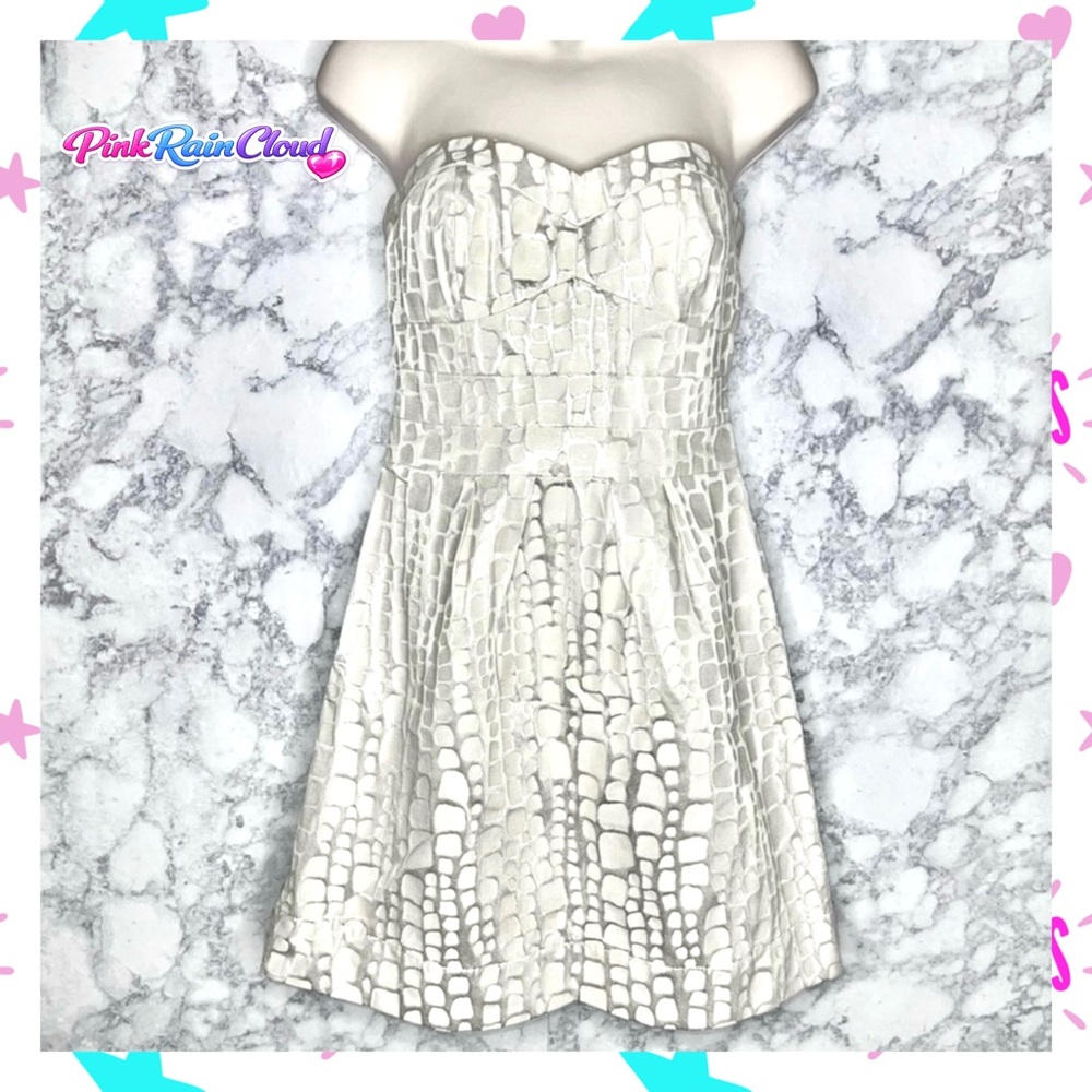 American Eagle Animal Embossed Creamy White Y2K Strapless Mini Dress Women’s 4